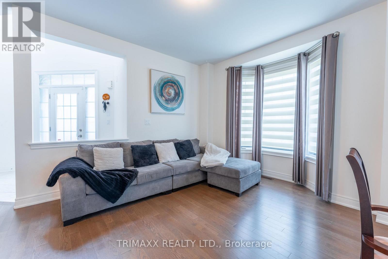 2 DOWNY EMERALD DR