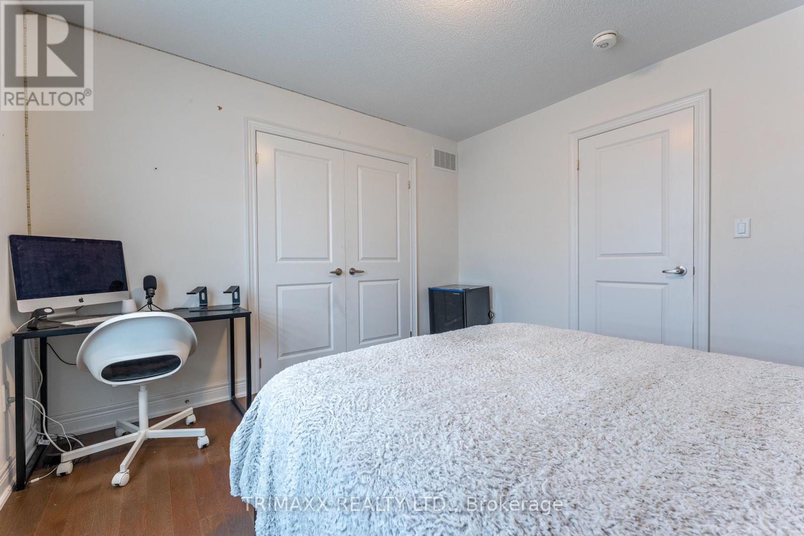 2 DOWNY EMERALD DR