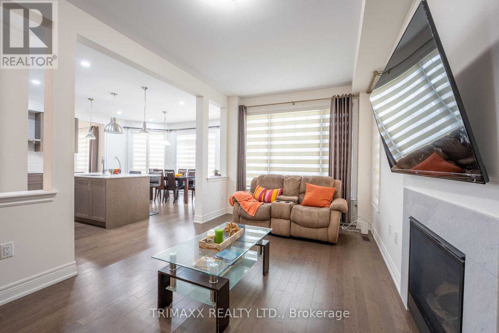 2 DOWNY EMERALD DR