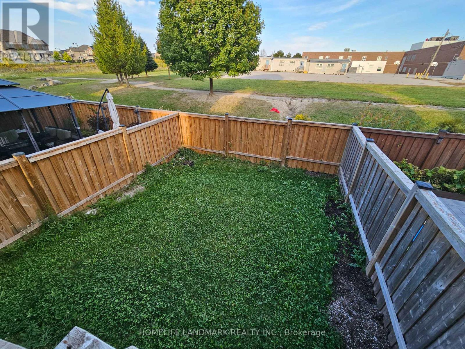 115 RUSSEL DR