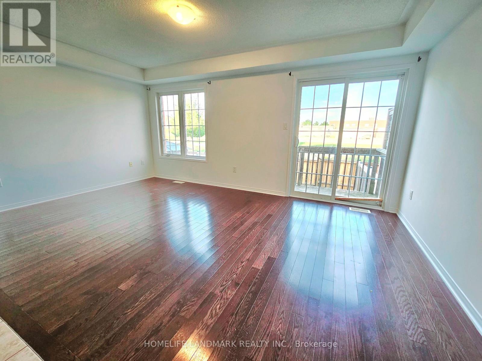 115 RUSSEL DR