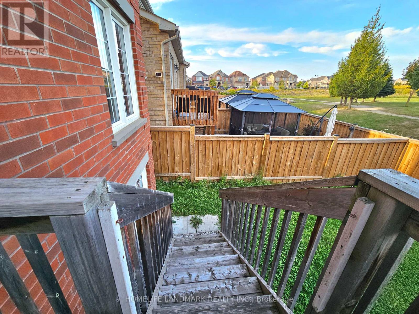 115 RUSSEL DR