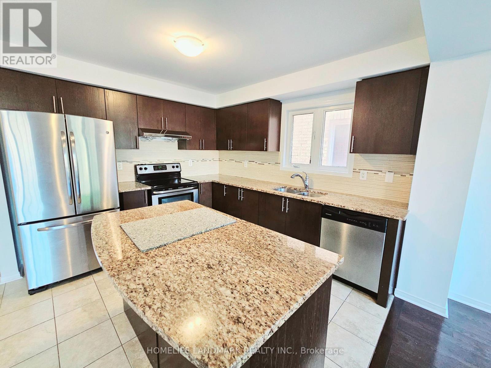 115 RUSSEL DR