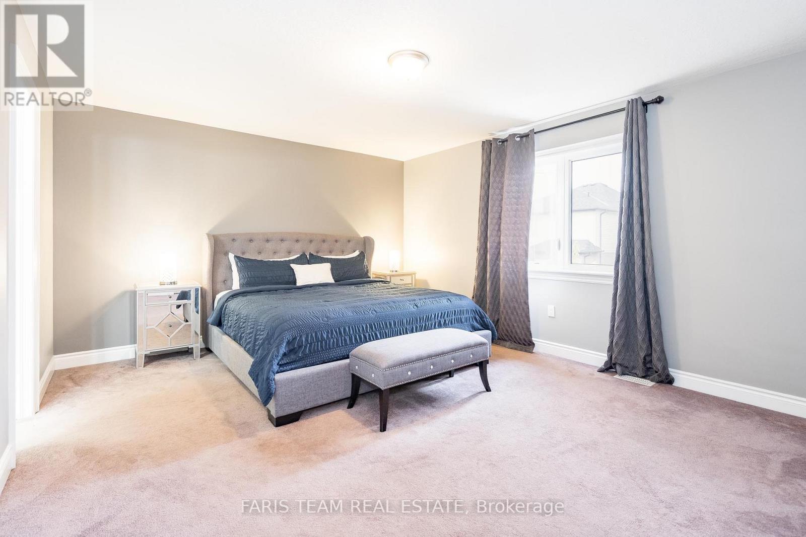 113 CENTRE ST