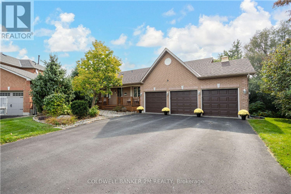 11 TURNER DR, Uxbridge