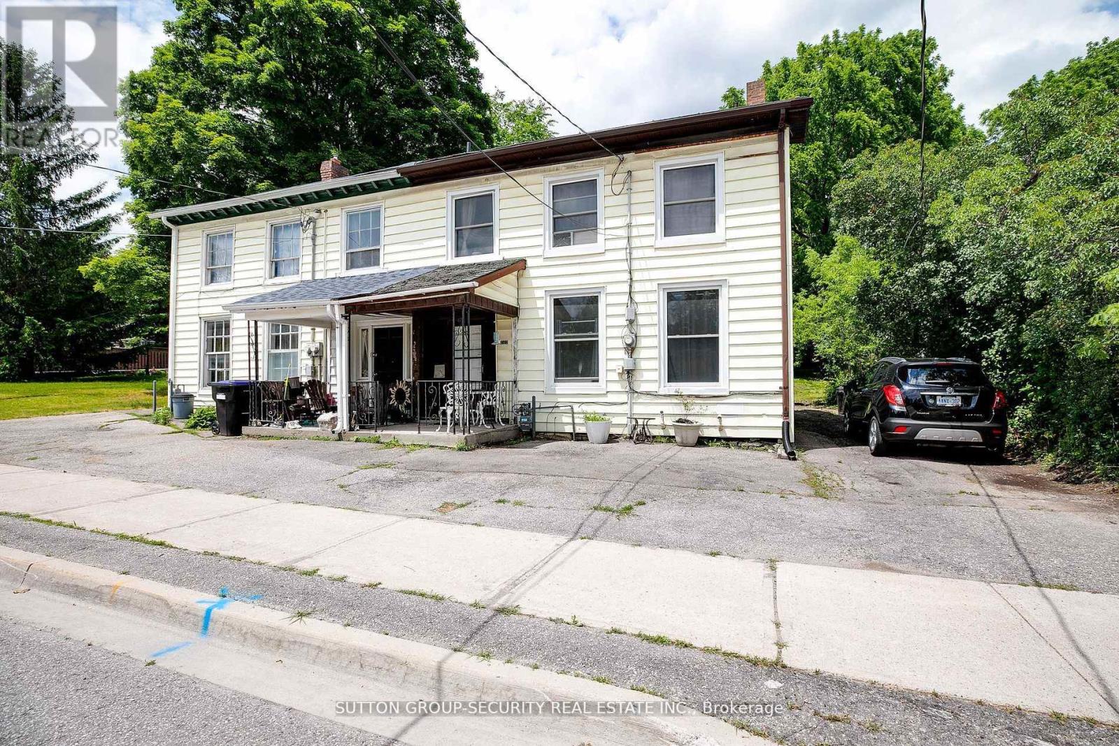 103 JOHN ST W