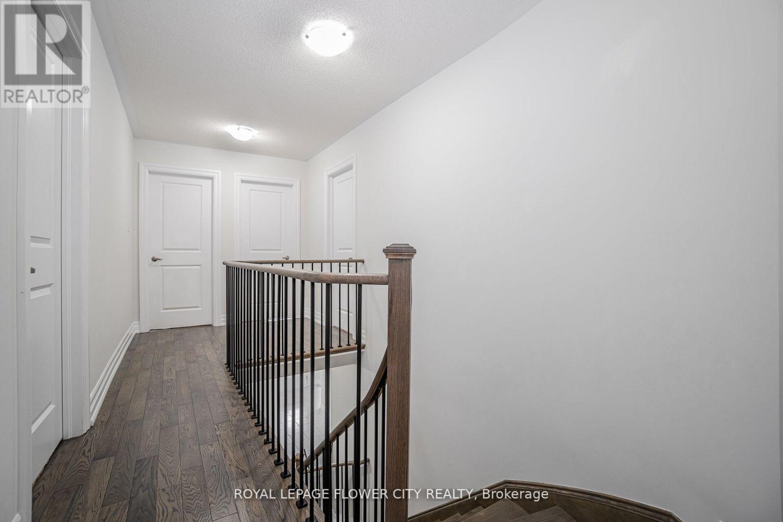 323 CHELSEA CRES