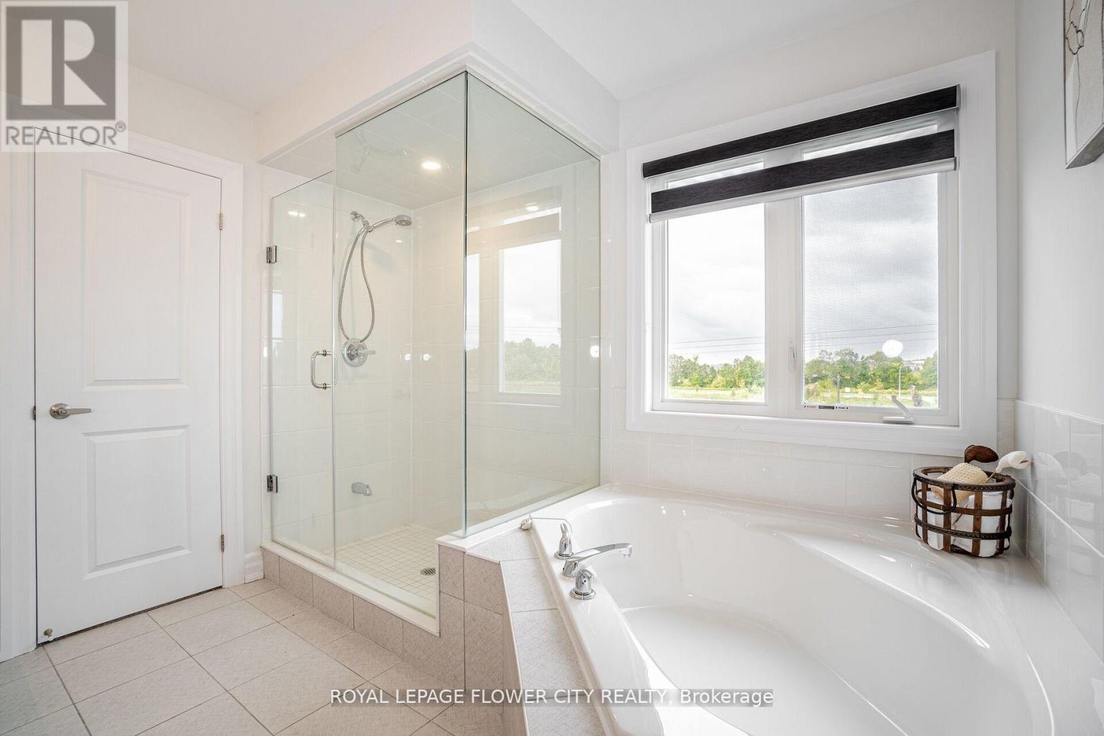 323 CHELSEA CRES
