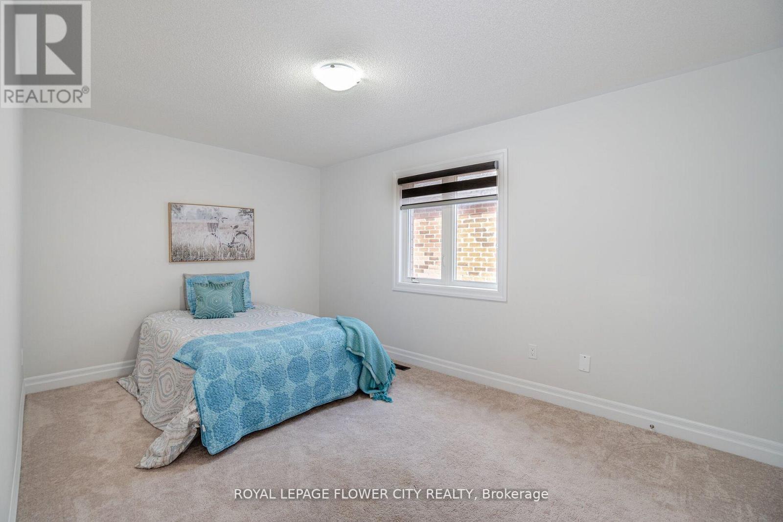 323 CHELSEA CRES