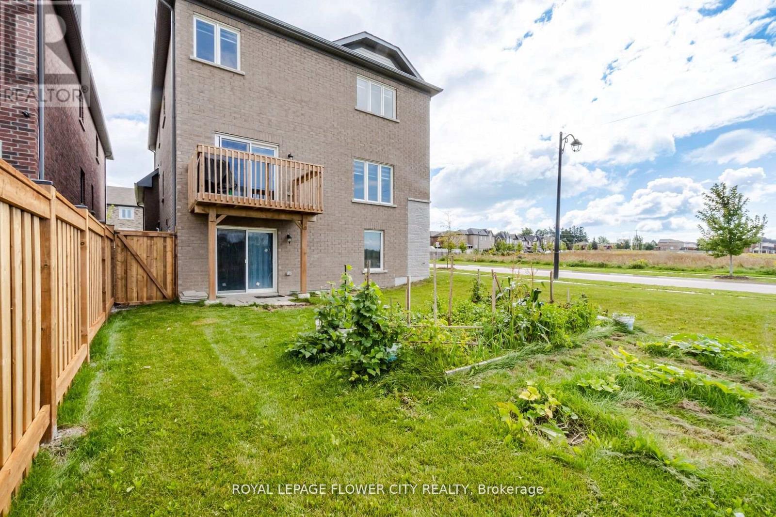 323 CHELSEA CRES