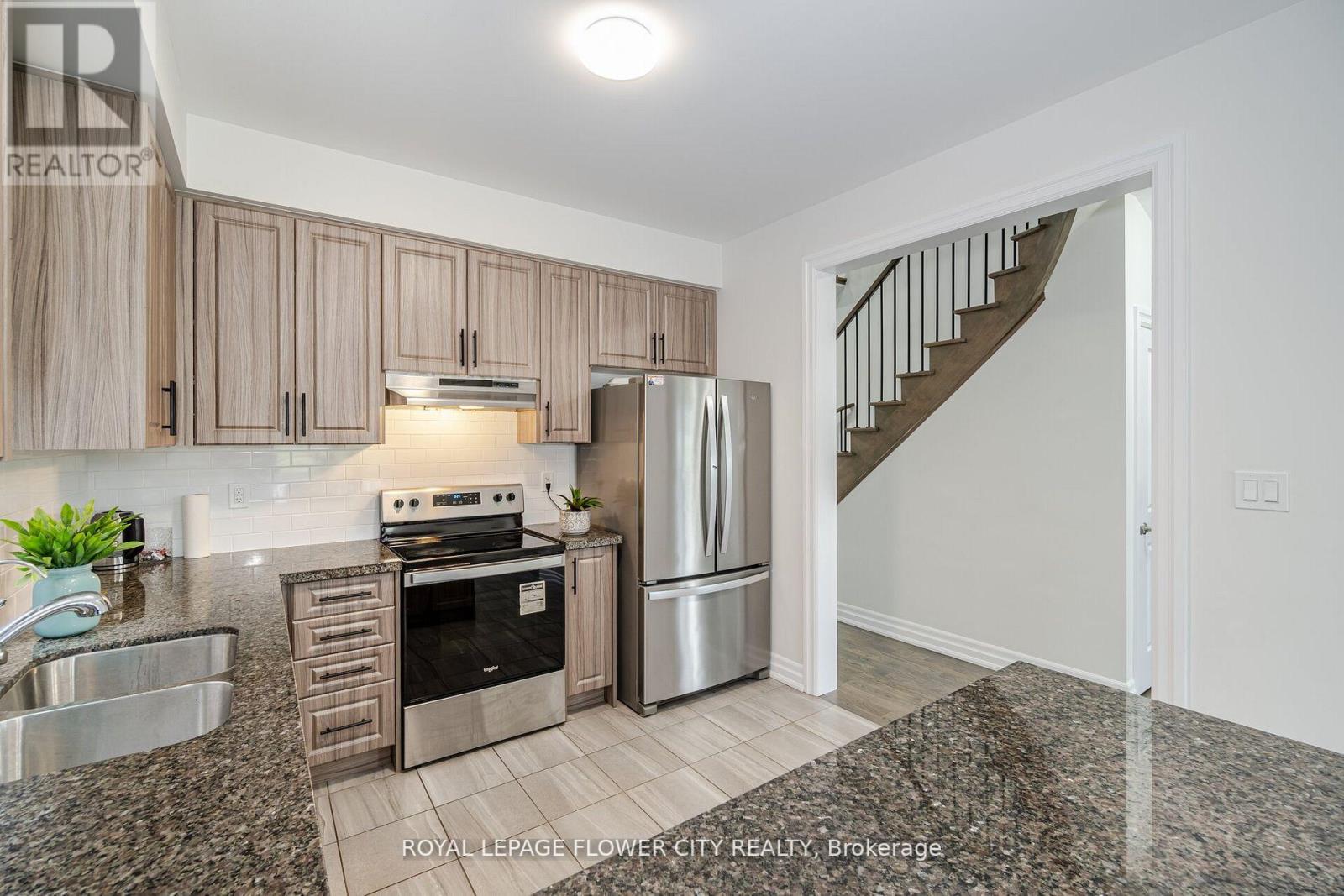 323 CHELSEA CRES