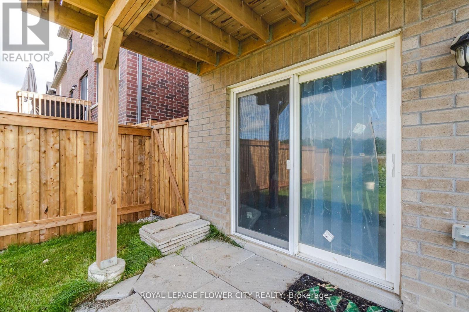 323 CHELSEA CRES