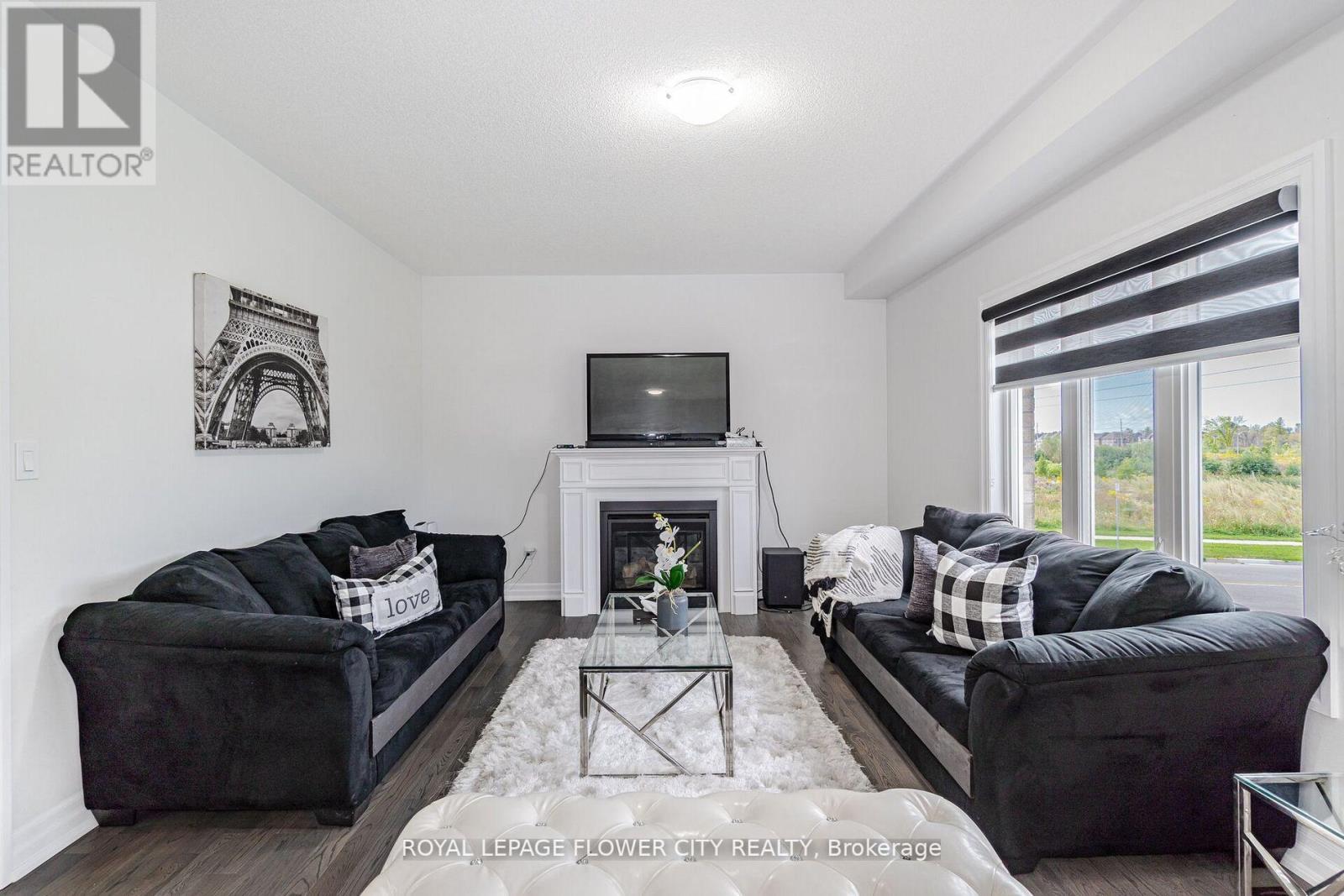 323 CHELSEA CRES