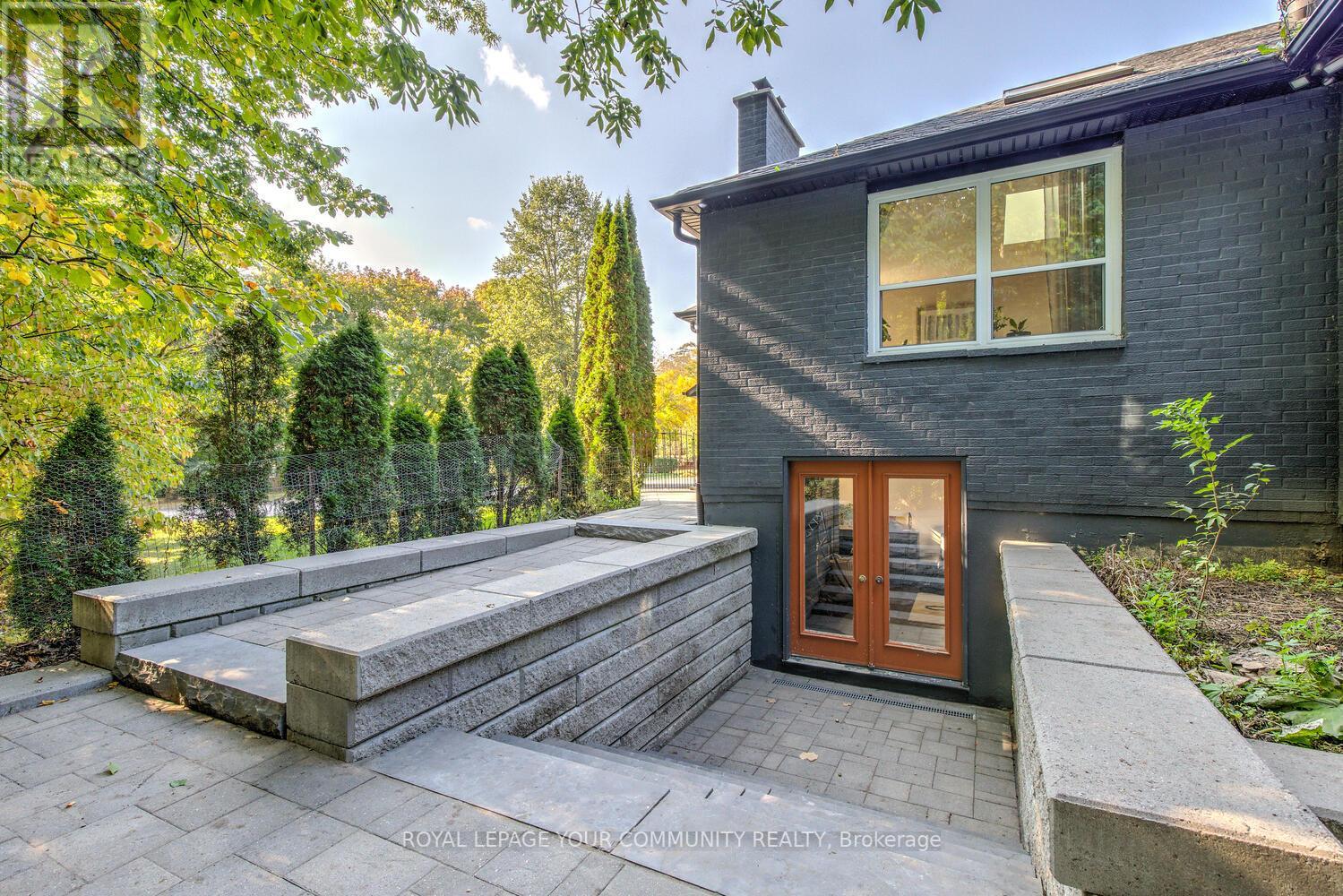 161 HEATHWOOD HEIGHTS DR