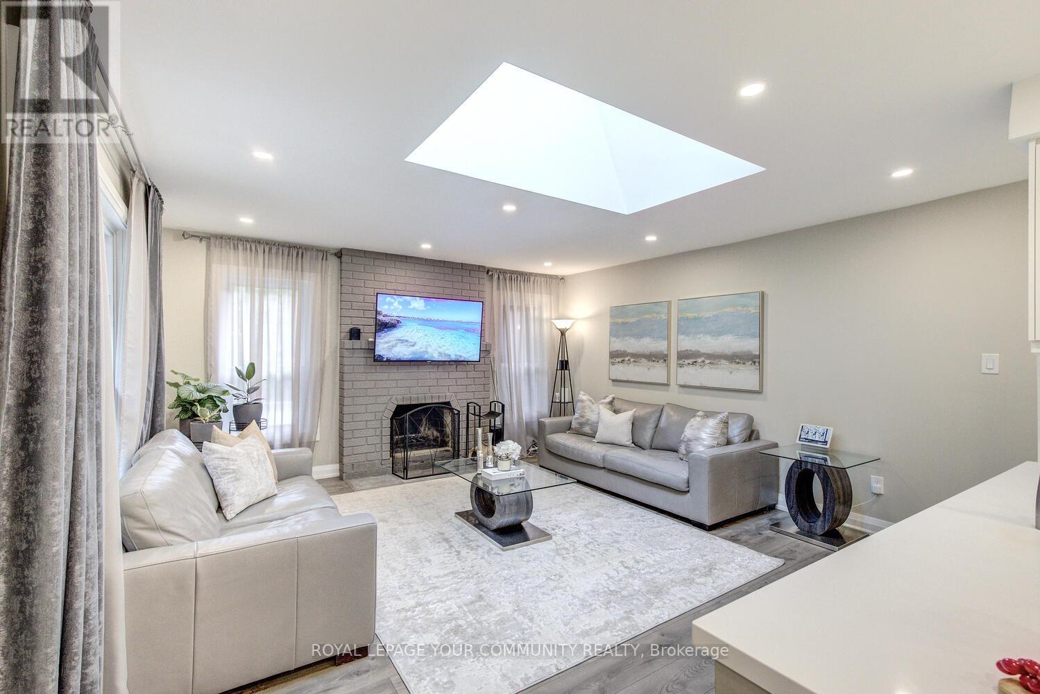 161 HEATHWOOD HEIGHTS DR