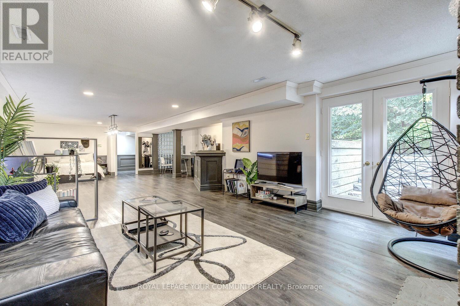 161 HEATHWOOD HEIGHTS DR