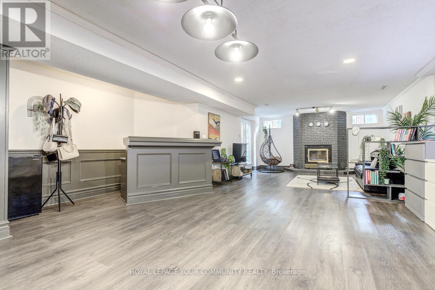 161 HEATHWOOD HEIGHTS DR