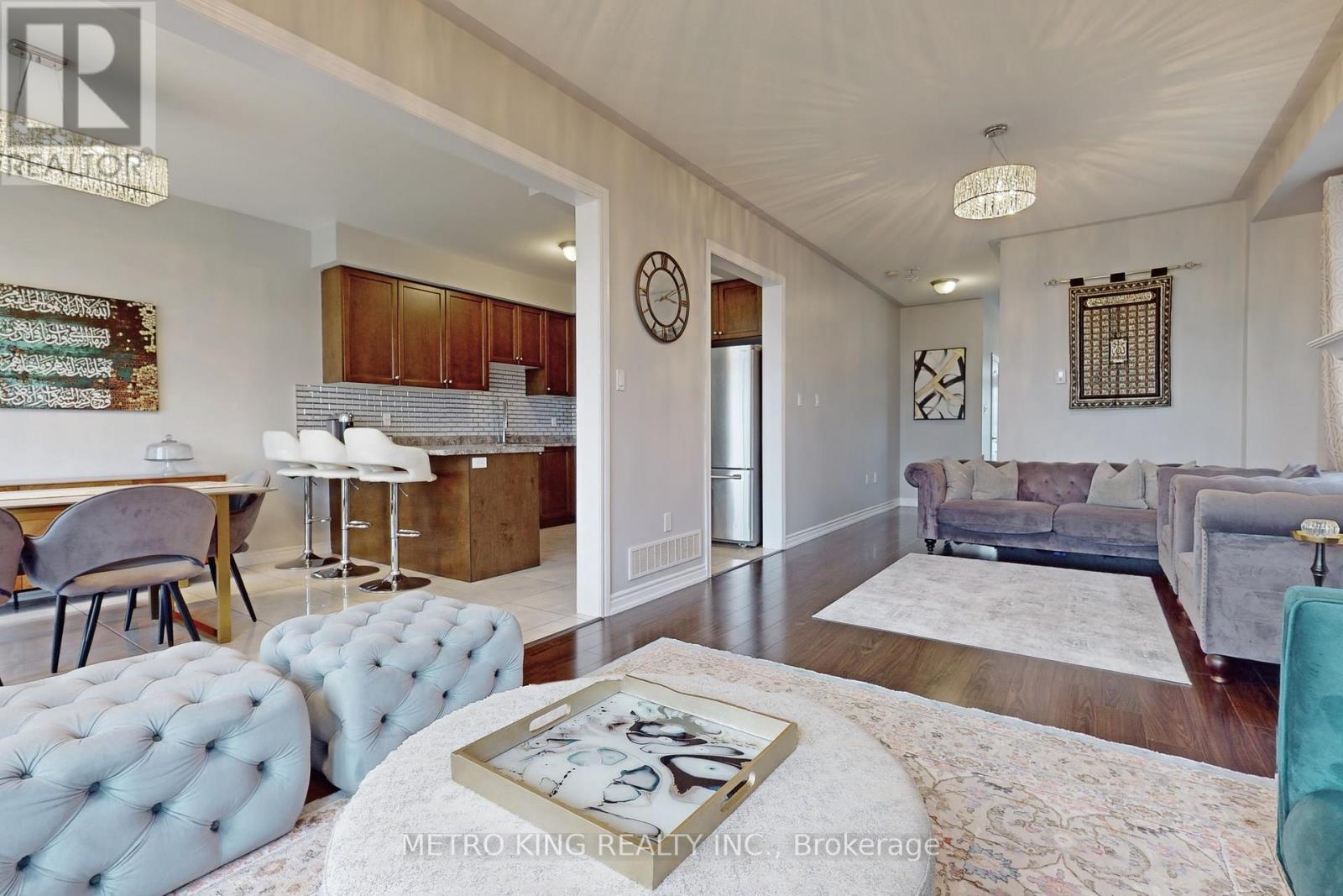 105 SUTHERLAND AVE