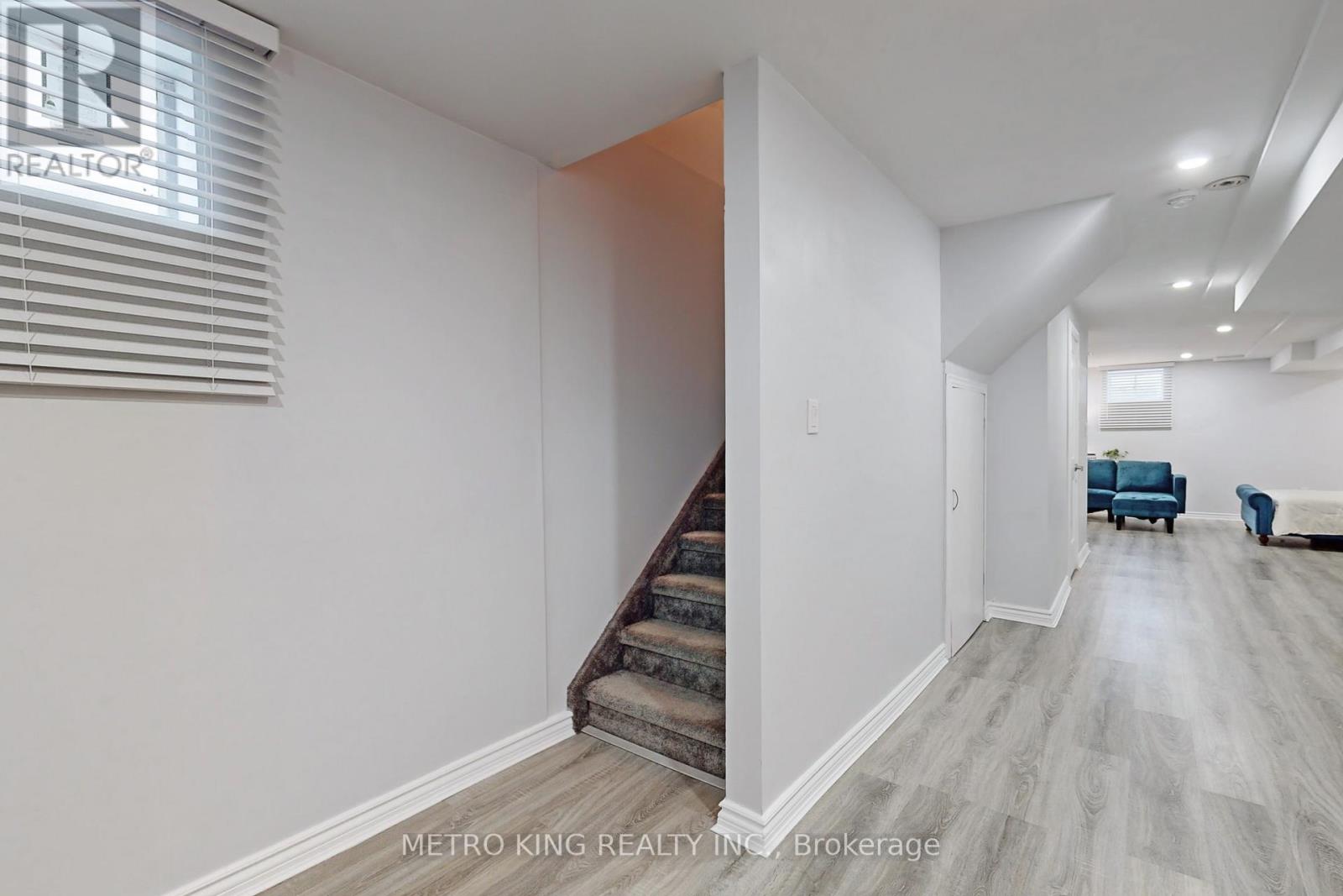 105 SUTHERLAND AVE