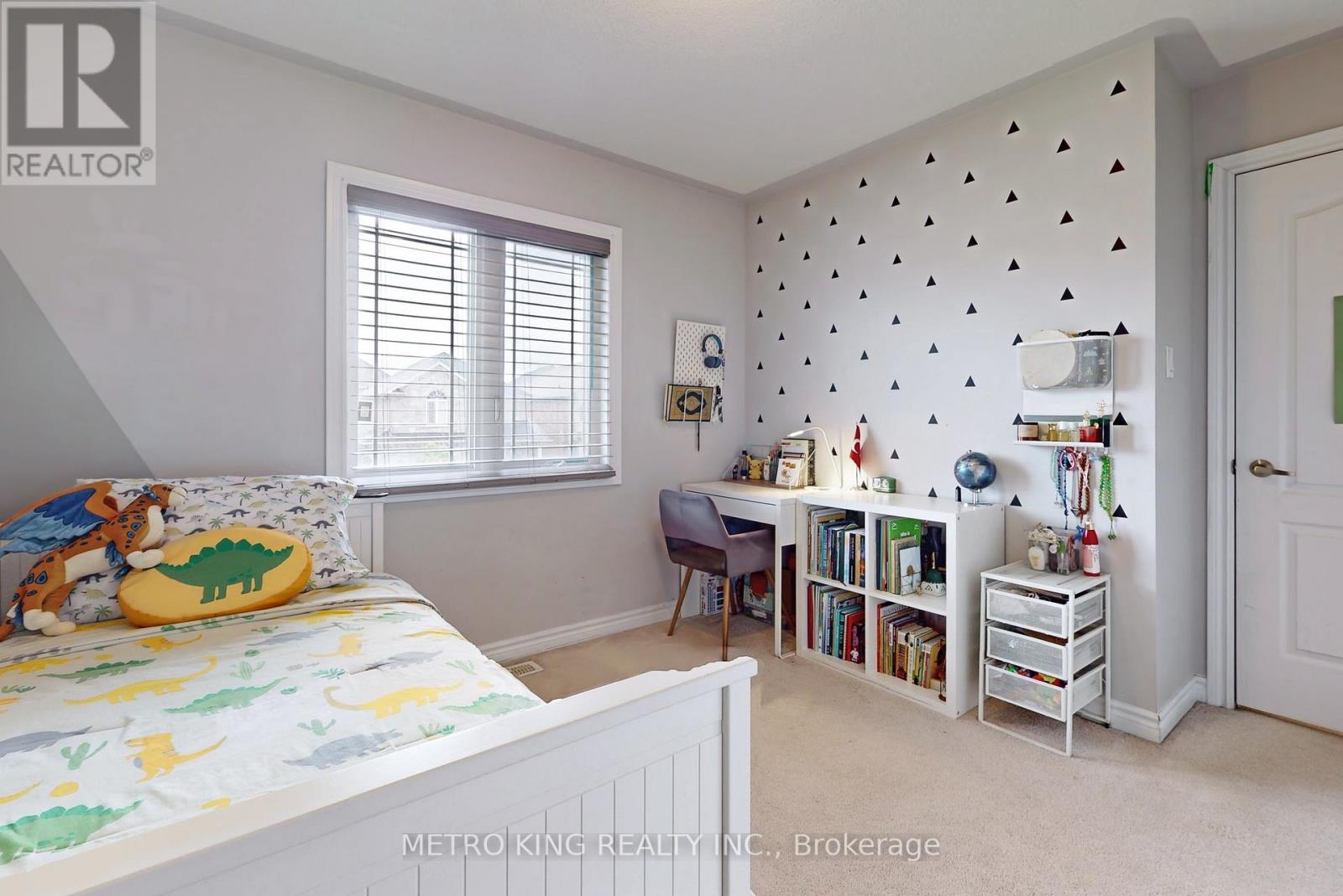 105 SUTHERLAND AVE