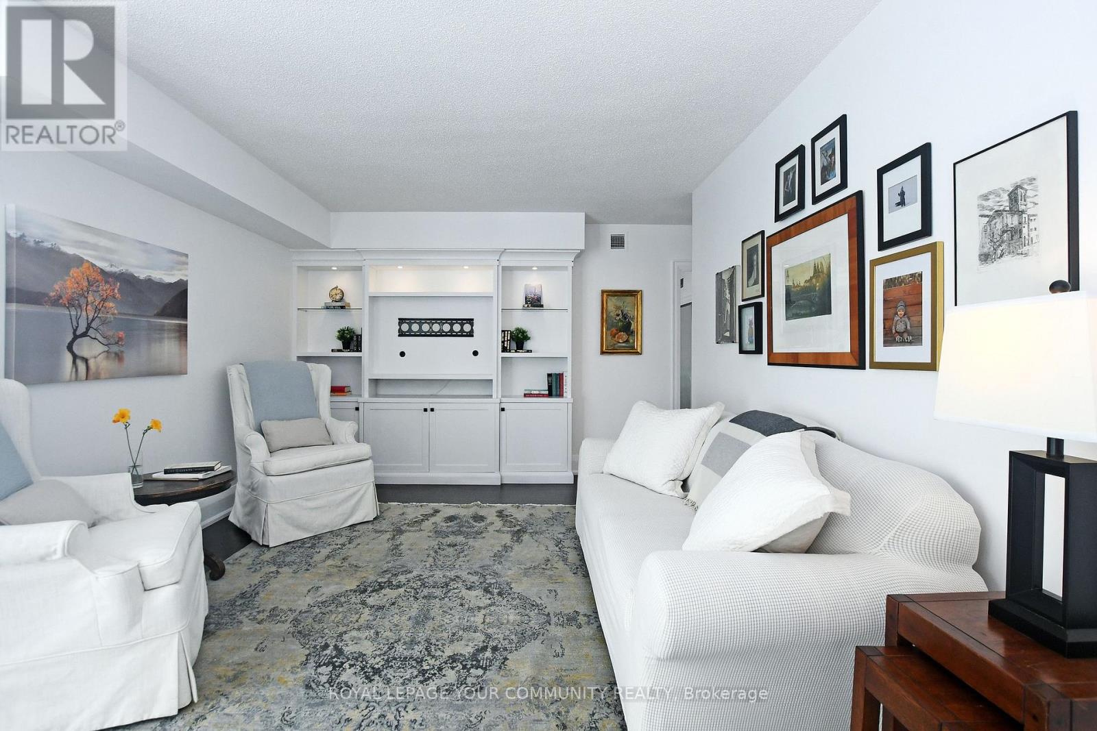 #204 -21 GEORGE ST