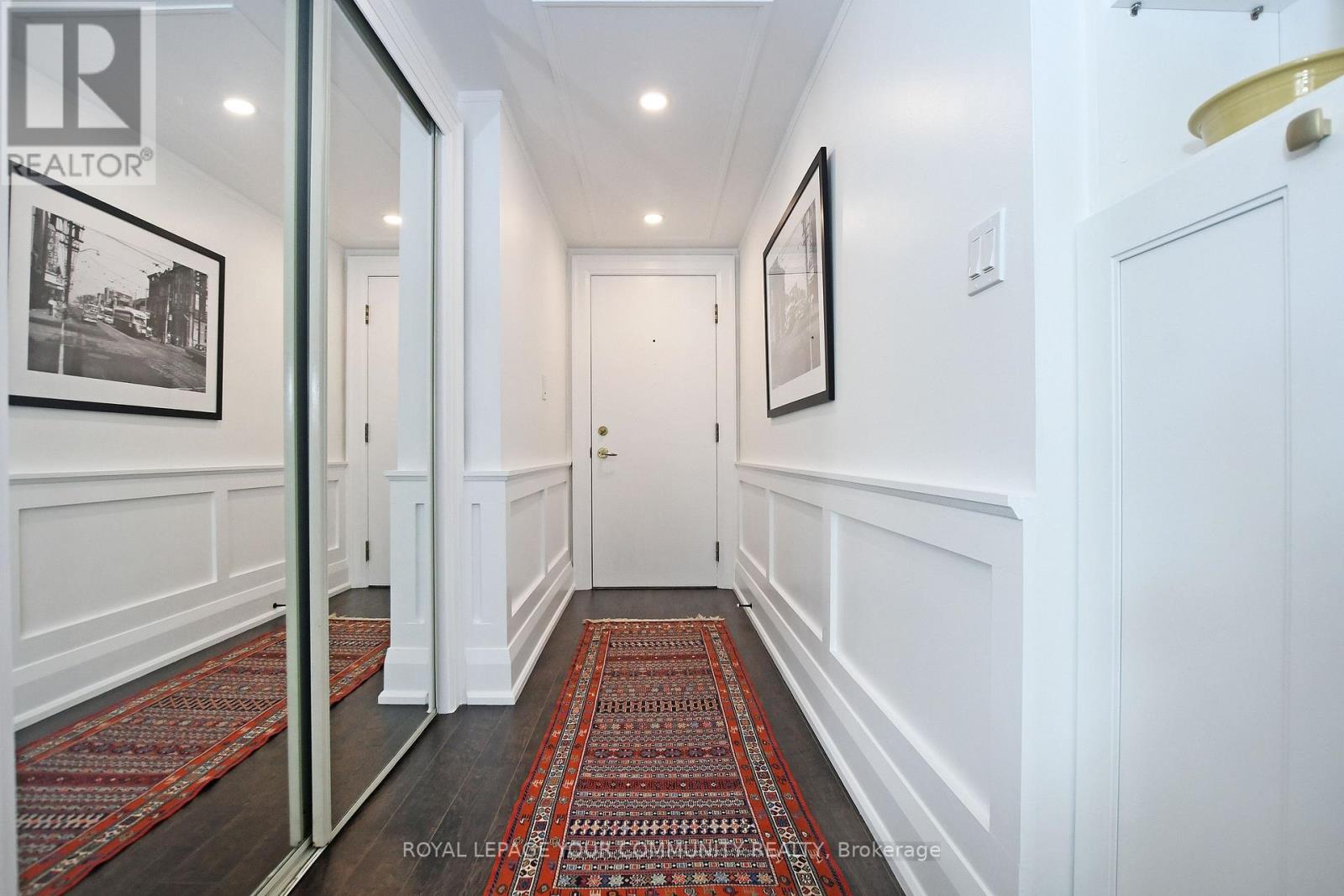 #204 -21 GEORGE ST