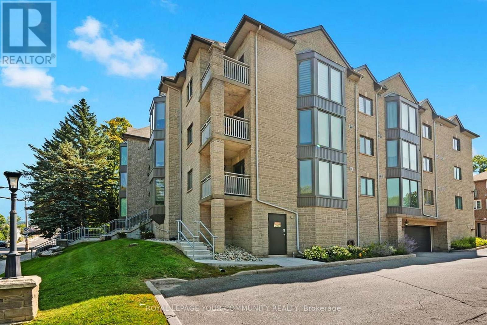 #204 -21 GEORGE ST