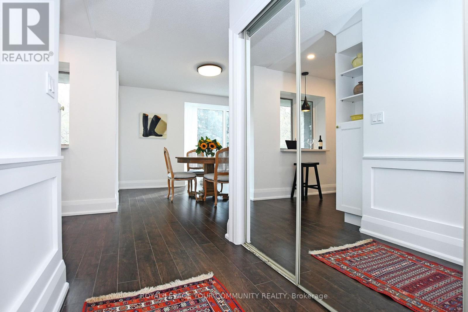 #204 -21 GEORGE ST
