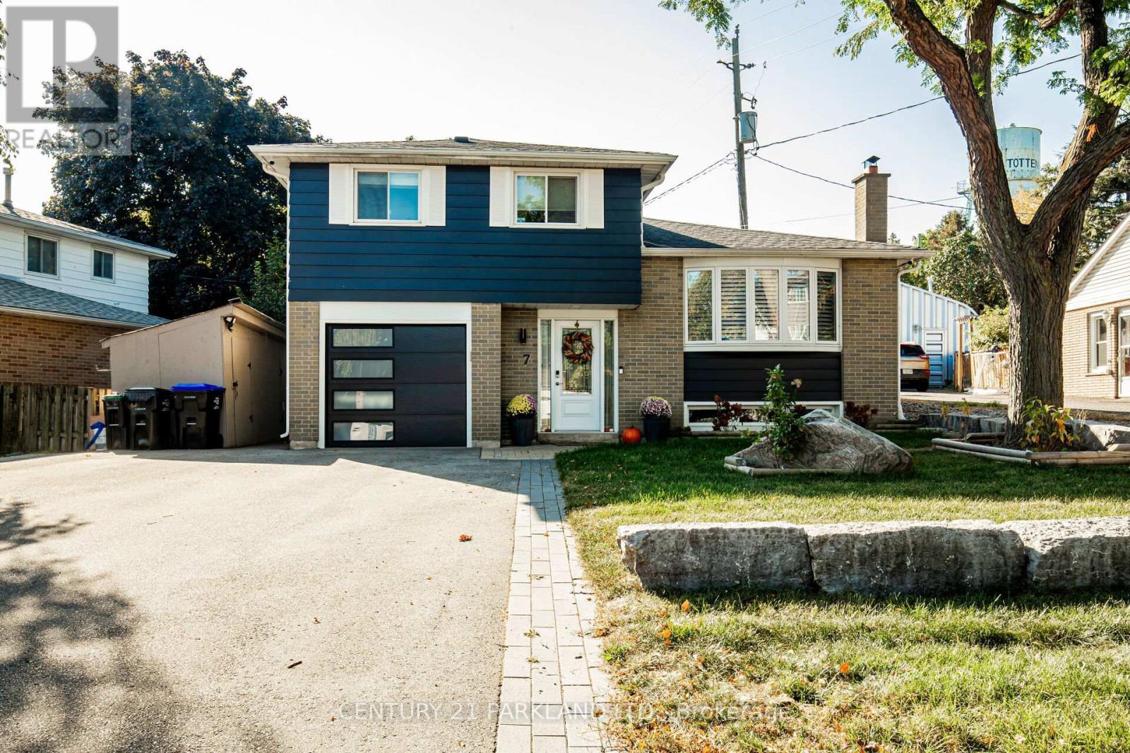 7 BROWN ST