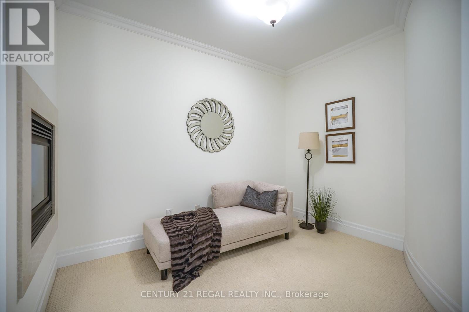 62 CARISBROOKE CIRC
