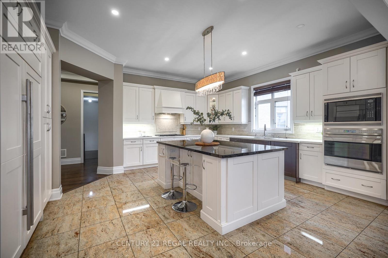 62 CARISBROOKE CIRC