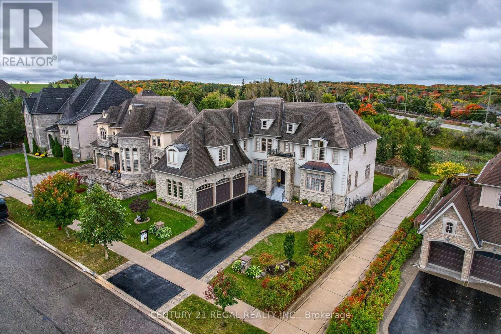 62 CARISBROOKE CIRC