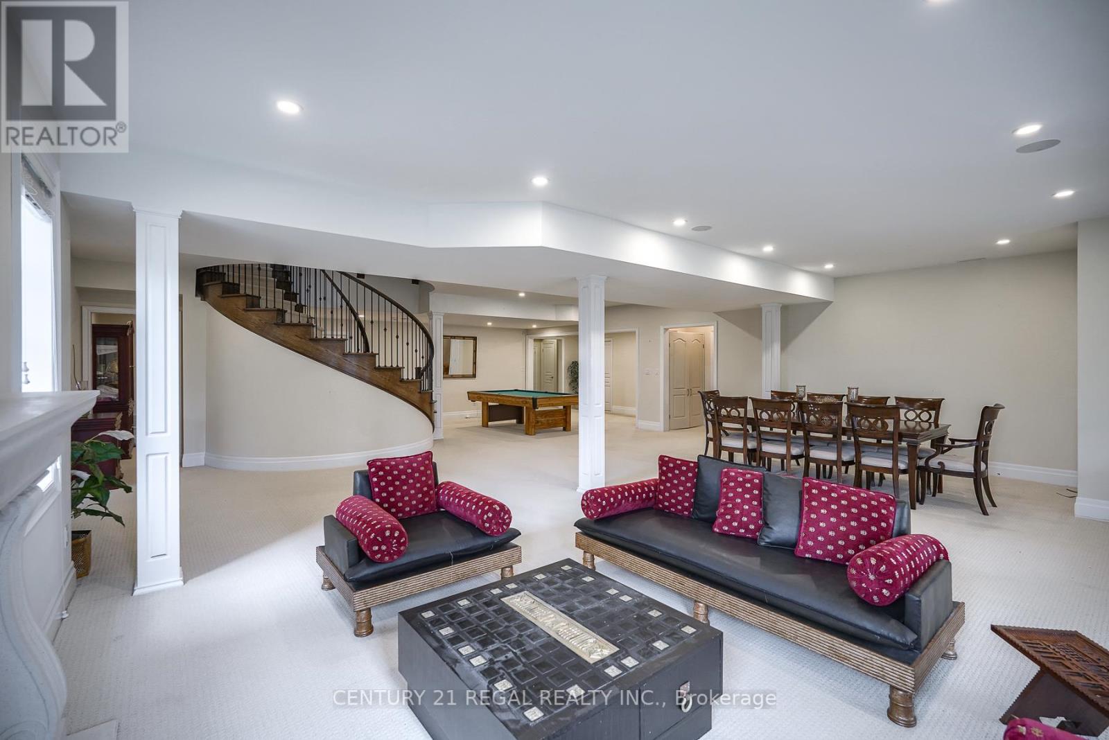 62 CARISBROOKE CIRC