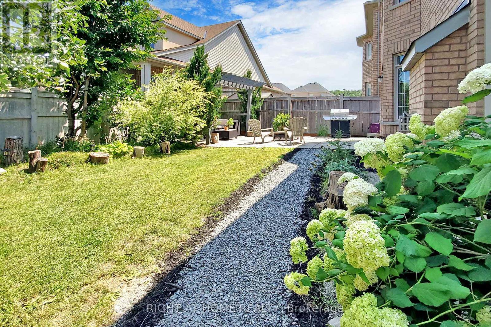 51 TRAILSIDE DR