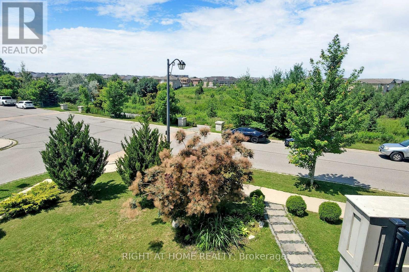 51 TRAILSIDE DR