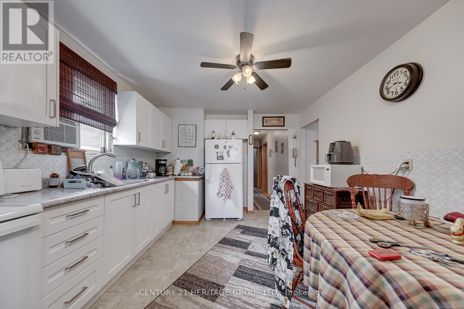128 CENTRE ST