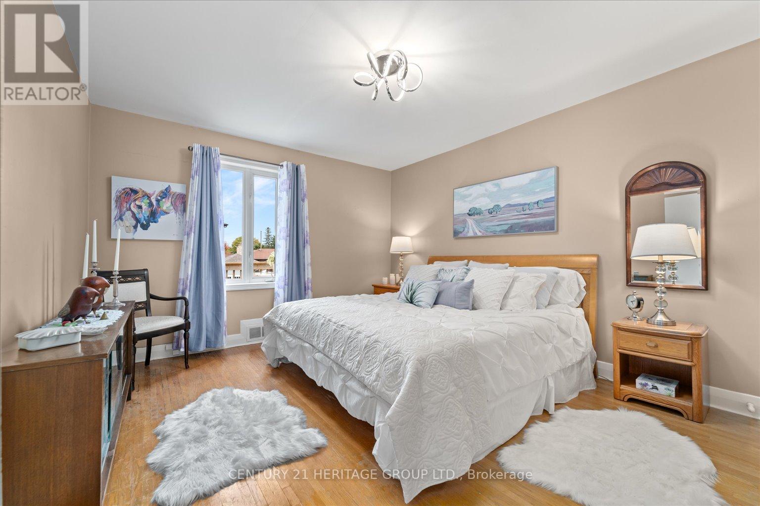 12 ROYAL RD