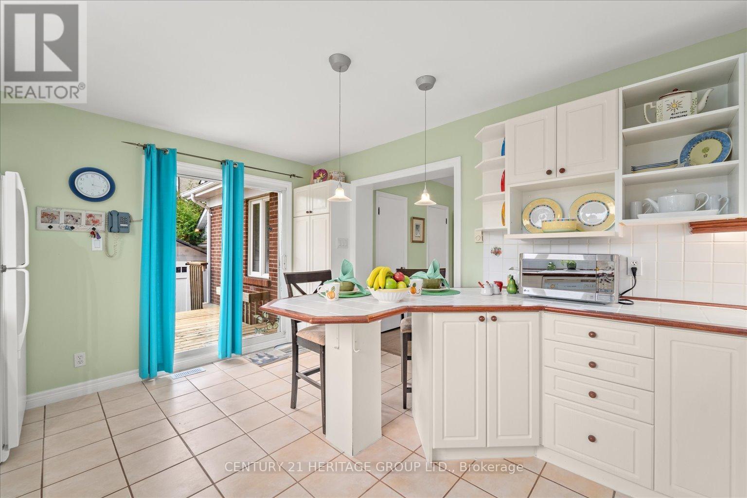 12 ROYAL RD