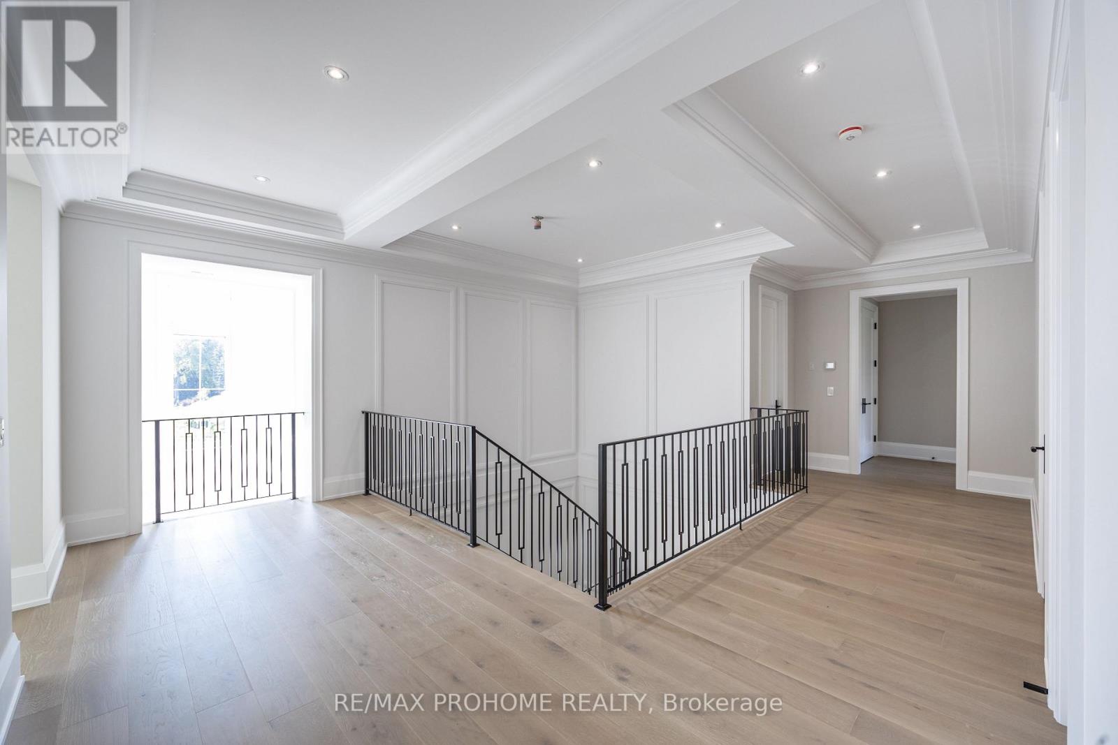 190 KENNEDY ST W