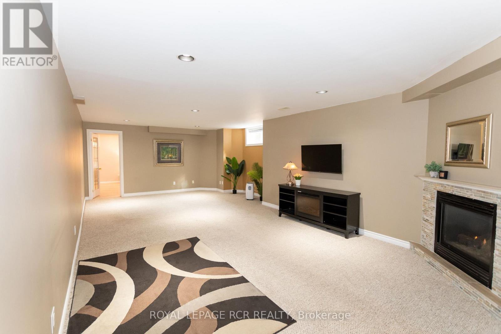 7 ROGERS RD