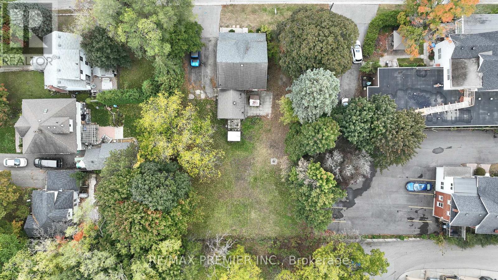 8 KENNEDY ST