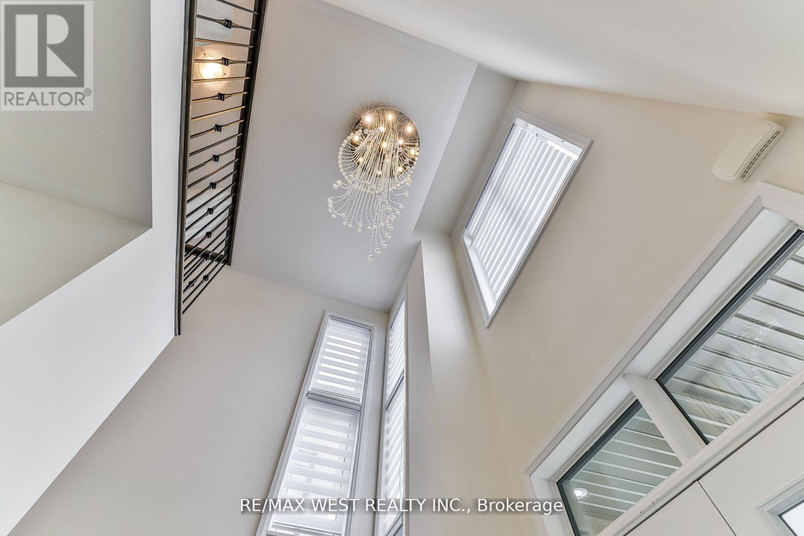 23 JONKMAN BLVD