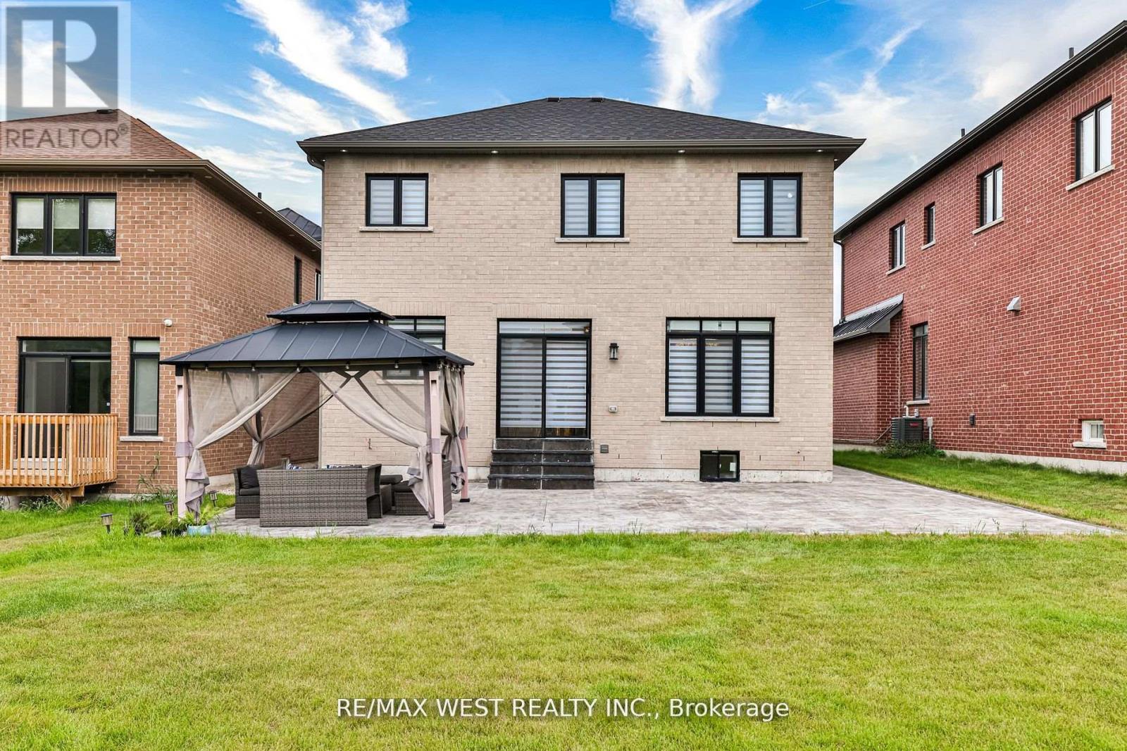 23 JONKMAN BLVD