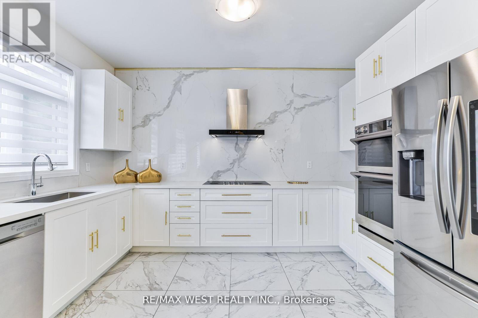 23 JONKMAN BLVD