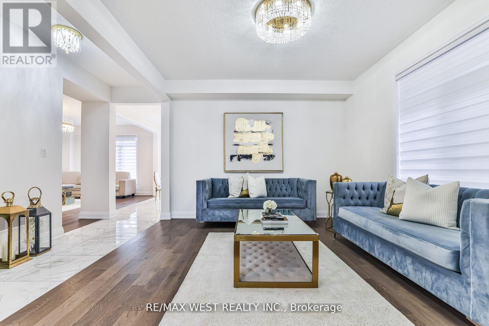23 JONKMAN BLVD