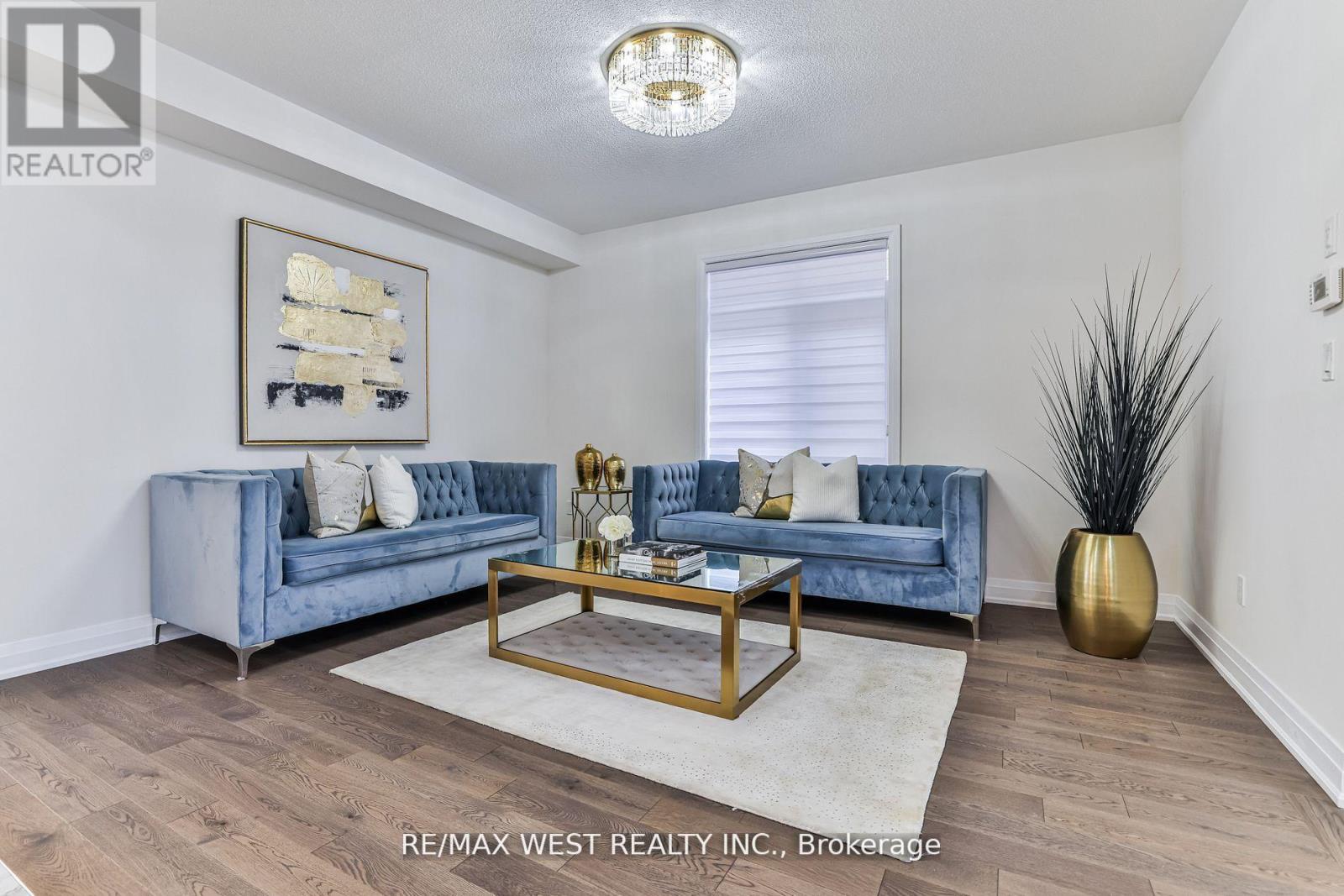 23 JONKMAN BLVD