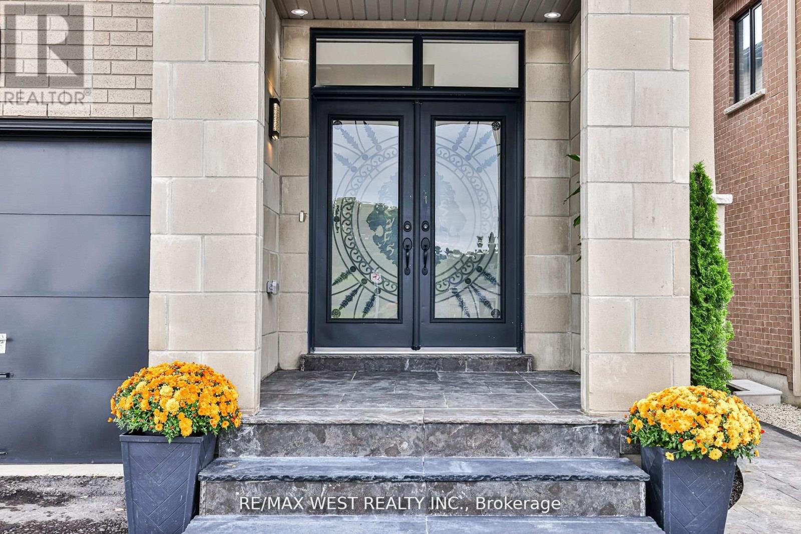 23 JONKMAN BLVD