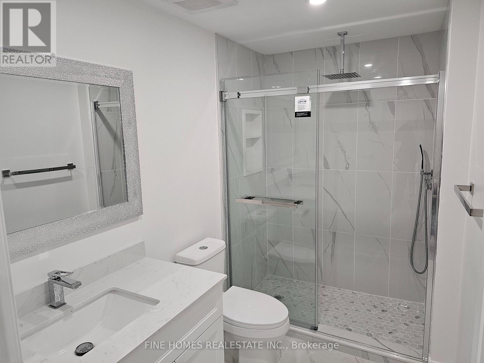 #LOWER -15 LANARK ST, #Lower