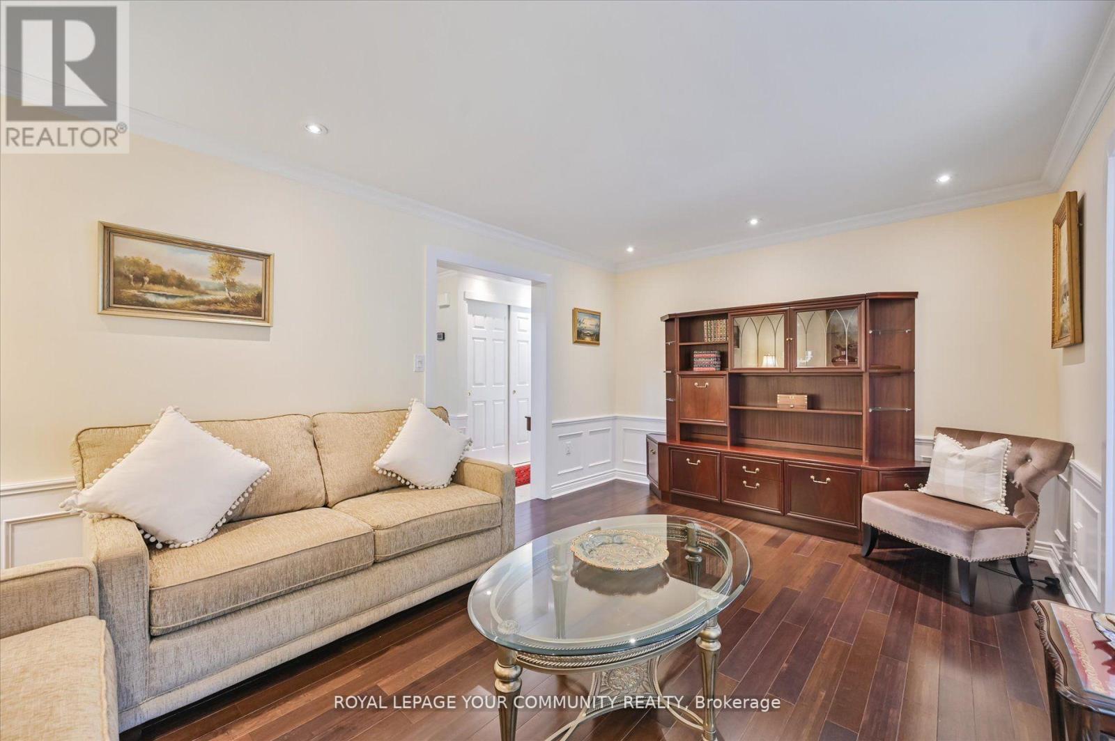38 WILES CRT