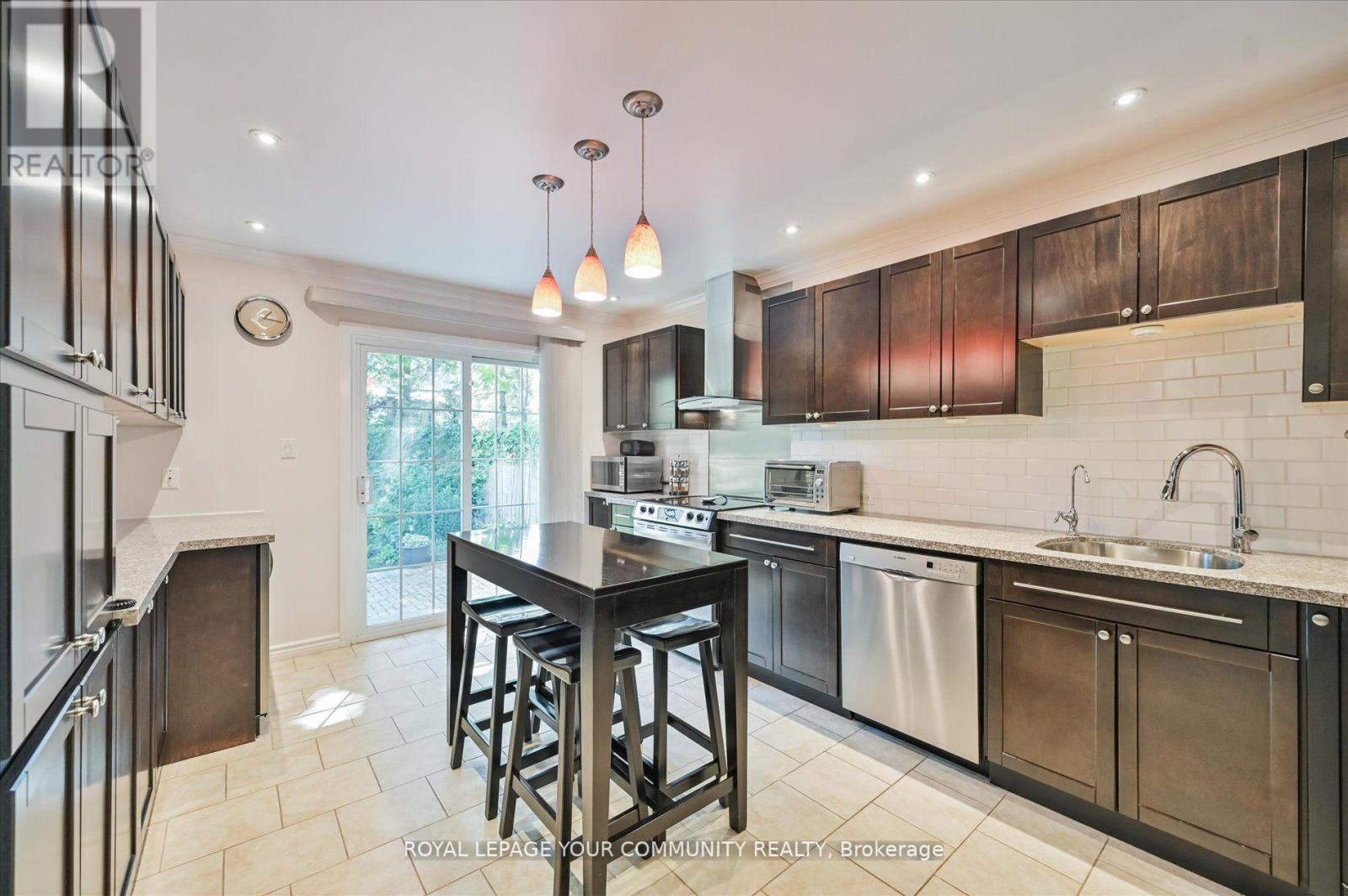 38 WILES CRT